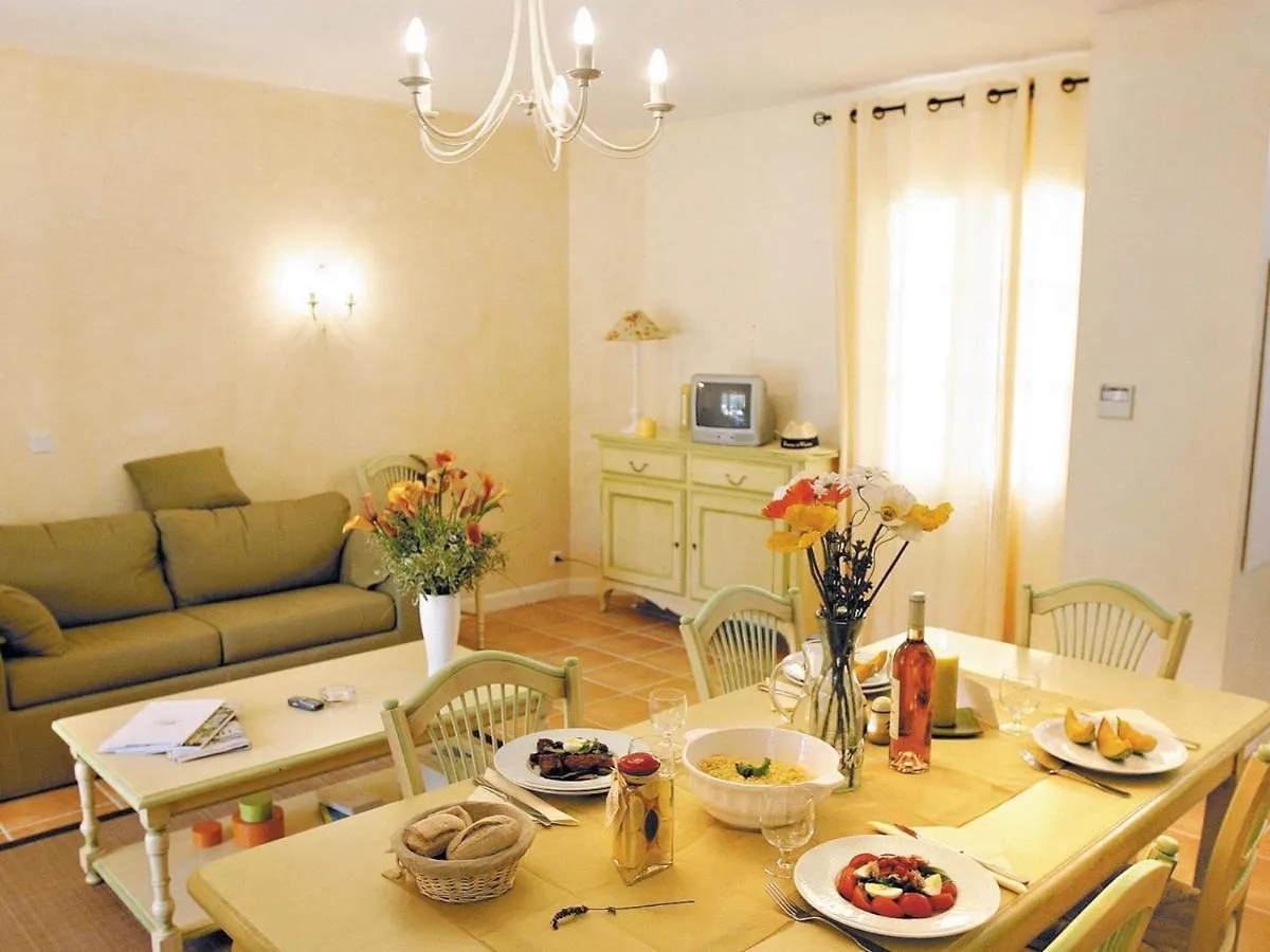 Holiday Home With Terrace And Garden 卡连 法国